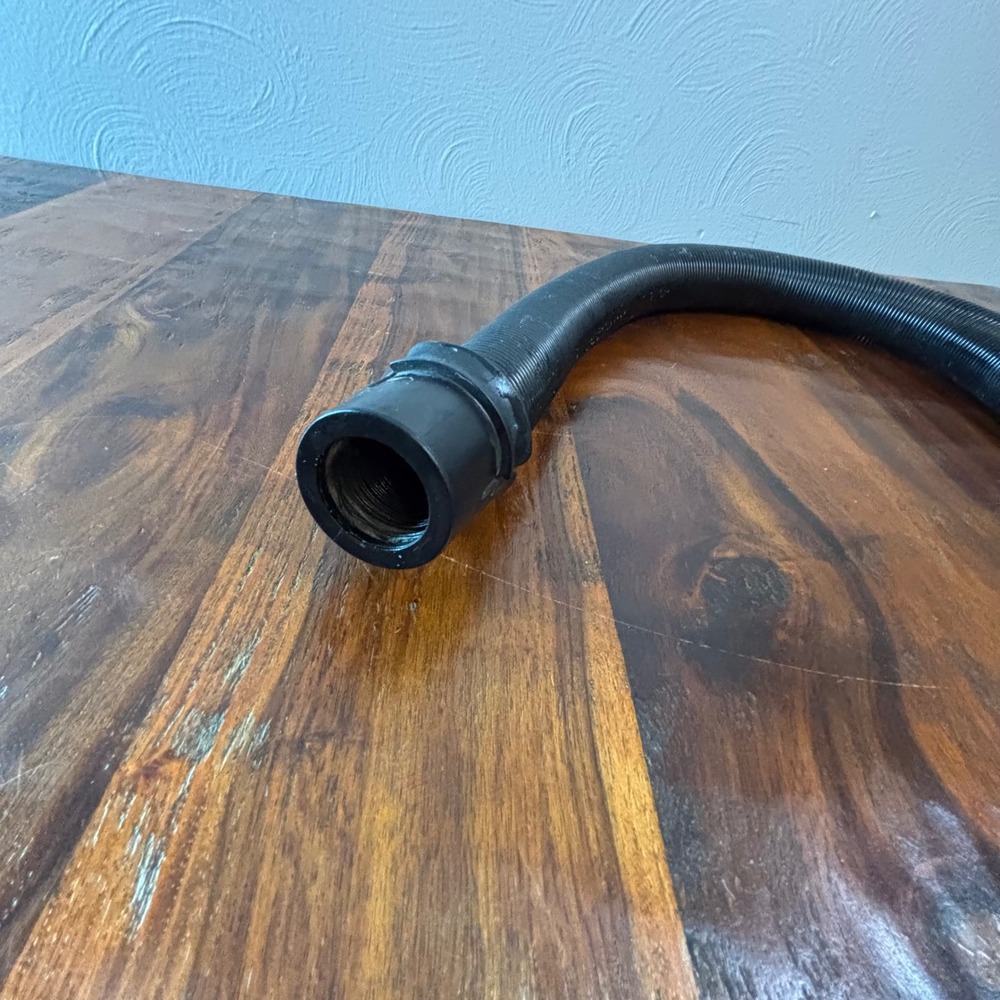 Bissell 10096 Replacement Vacuum Hose Assembly Black Flexible Ribbed 31 Inch - Picture 3 of 5